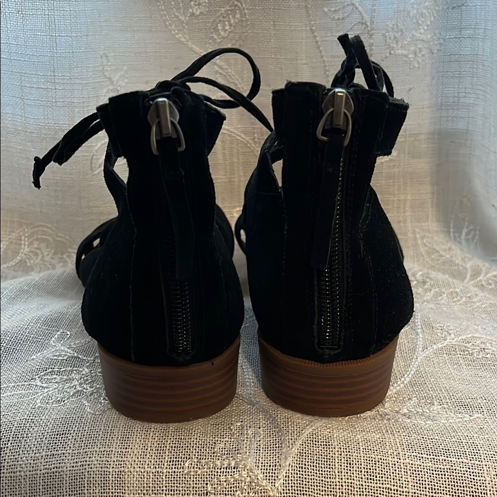 Crown Vintage Black Lace-Up Sandals - Picture 3 of 5